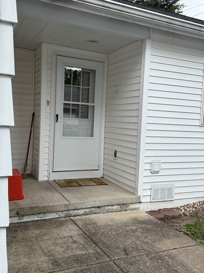 Photo - 517 E Linn St