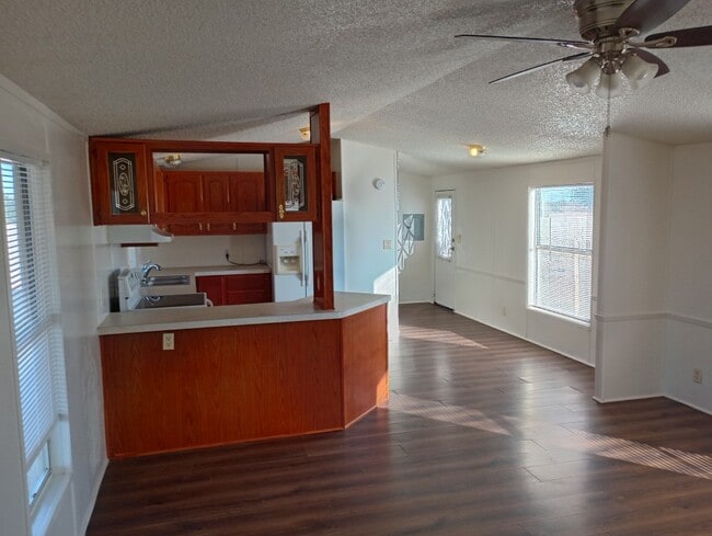 Building Photo - W Encanto