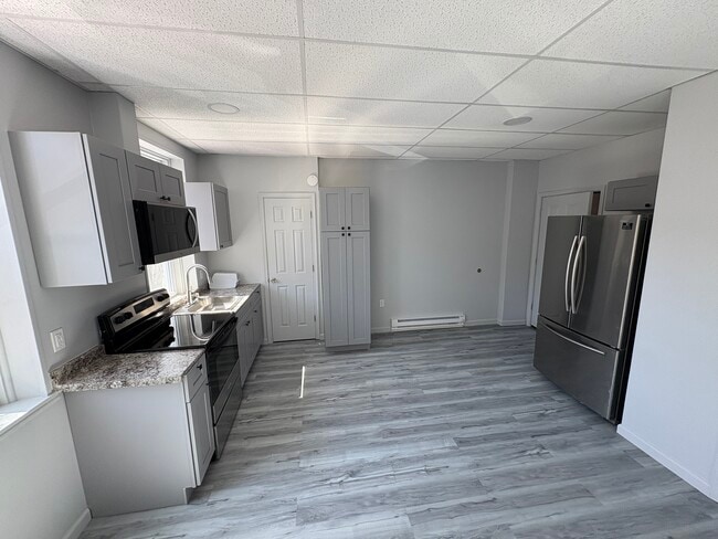 Photo - 25 E 4th St Unit apt#1