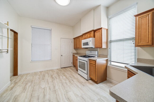 Photo - 1848 W Wabansia Ave