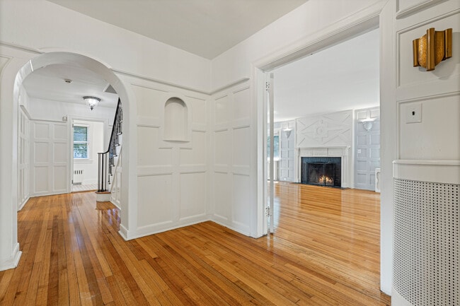 Photo - 30 Park Dr N