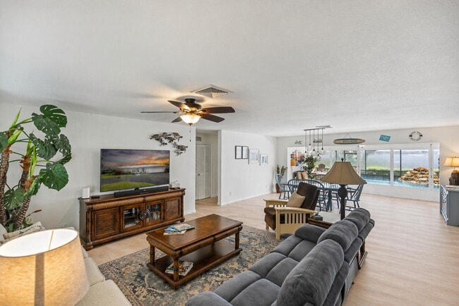 Photo - 2066 5th Ct SE