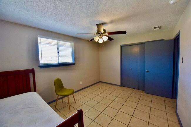 Photo - 710 W Cantu Rd Unit 4