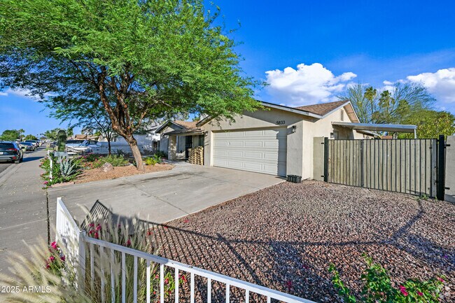 Building Photo - 5833 W John Cabot Rd Rental