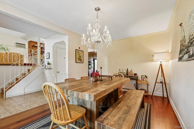 Photo - 181 Finmor Dr