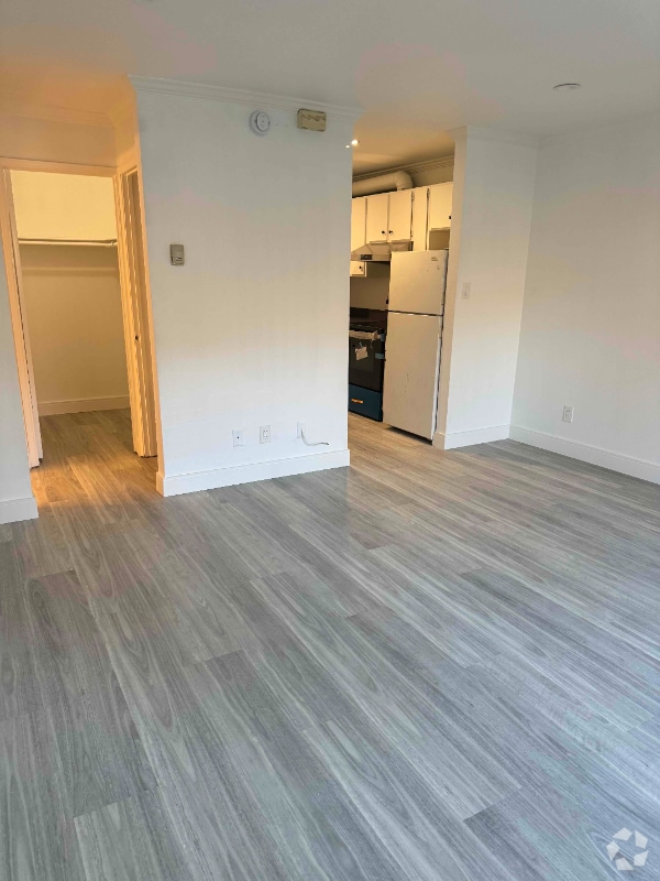 Building Photo - 27 Stevens Pl Unit D Rental
