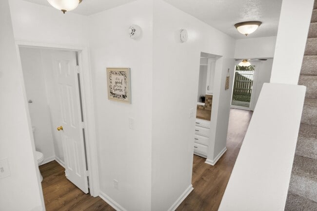 Photo - Williamsburg 2BR Townhouse with Fenced Yard & Patio