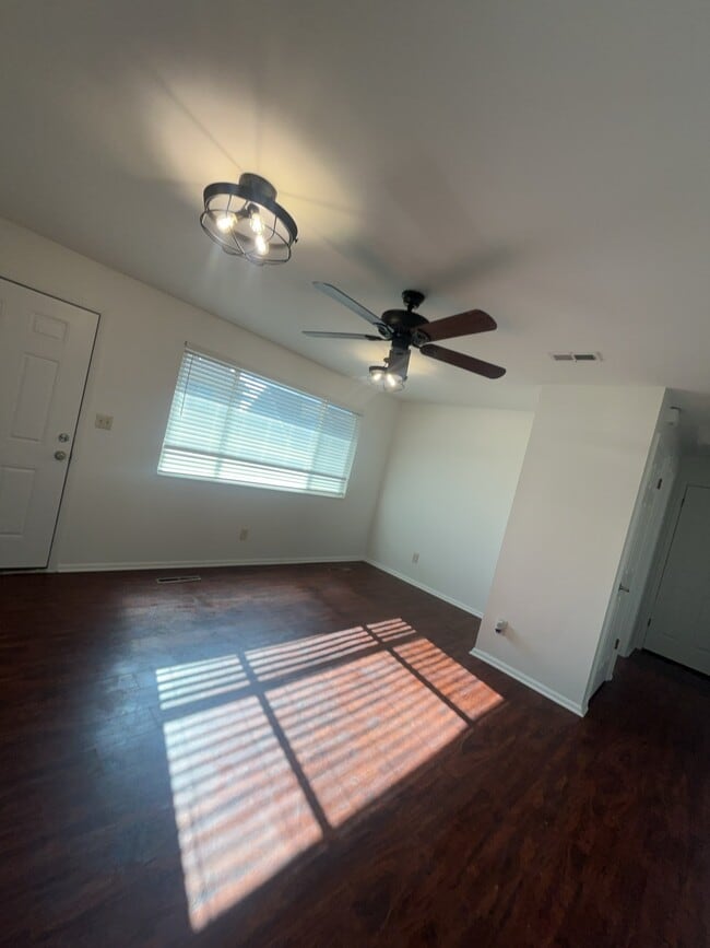 Photo - 351 Park Creeke Ln Unit B