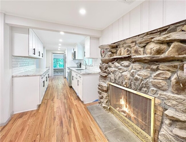 Photo - 23 Apple Tree Ln