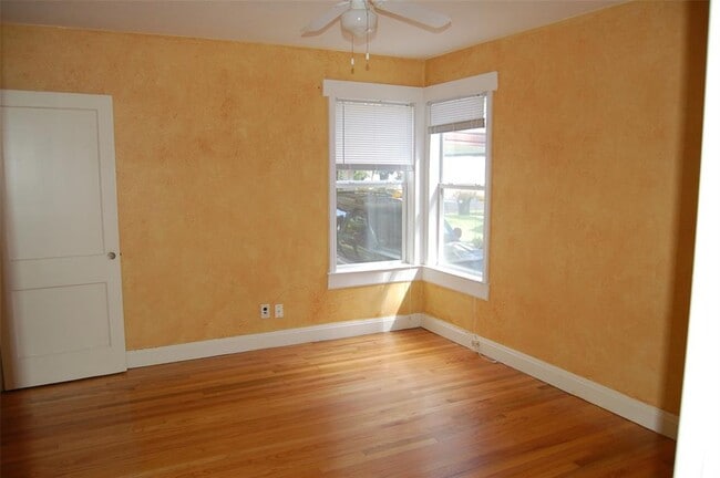 Photo - 4704 Evans Ave