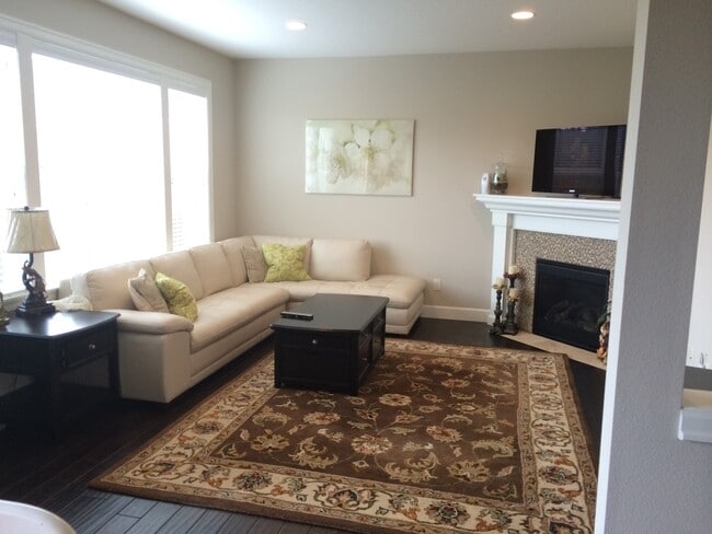 Photo - Absolutely Beautiful 5 Bedroom Home!! A Must See!!