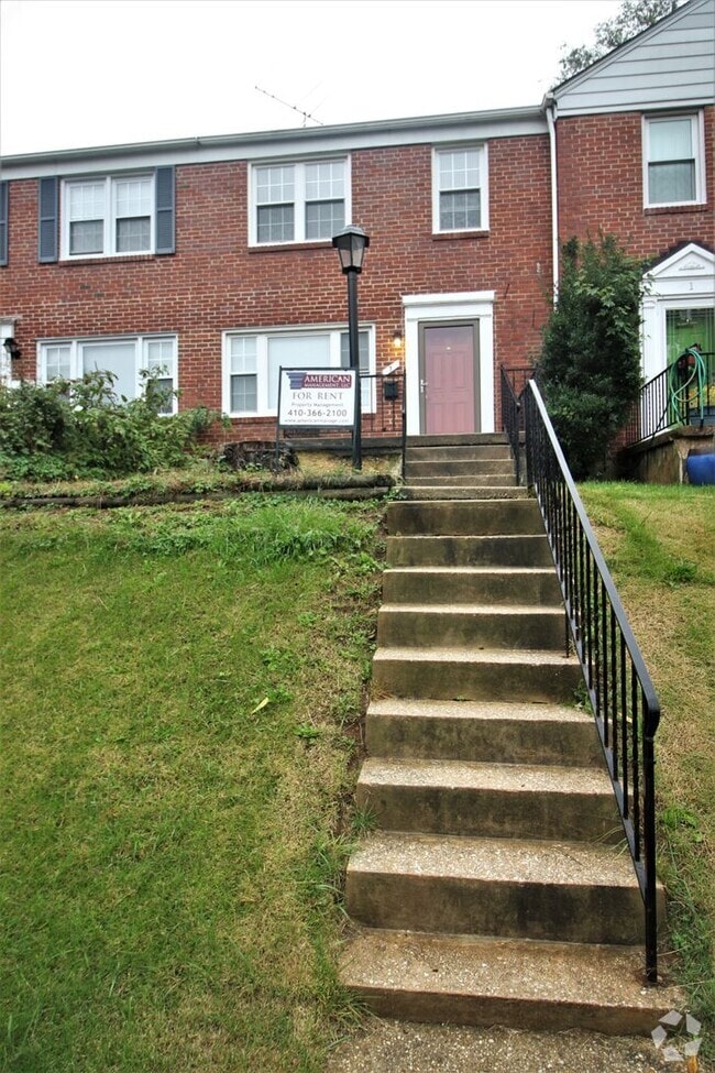 Building Photo - Lovely Towson 3bd/2ba Rowhome w/ CAC & W/D...