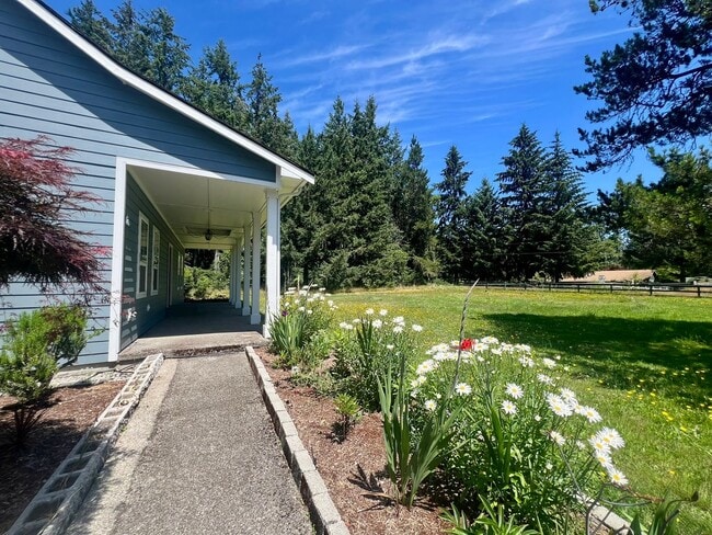 Photo - 3+ BD on 2 Acres - Barn Included