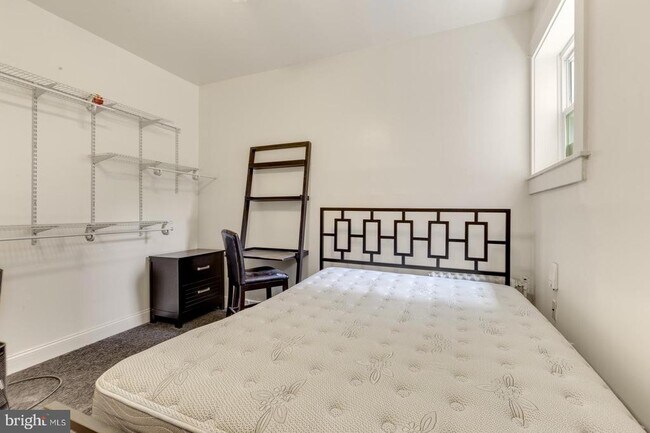 Photo - 2208 Christian St Unit 1