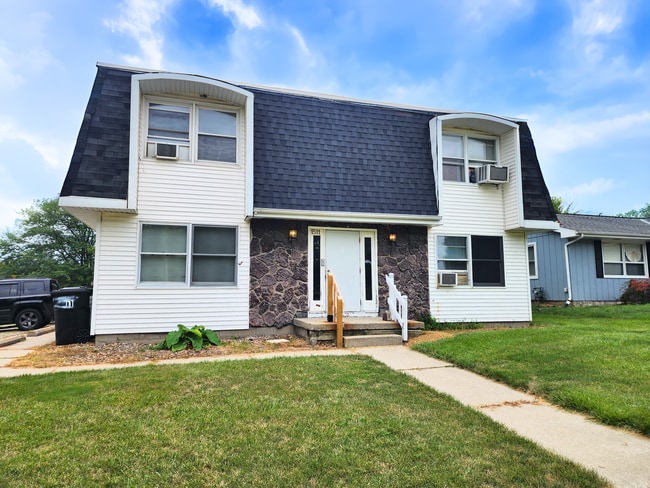 Building Photo - 1511 Northbrook Dr Unit 2S