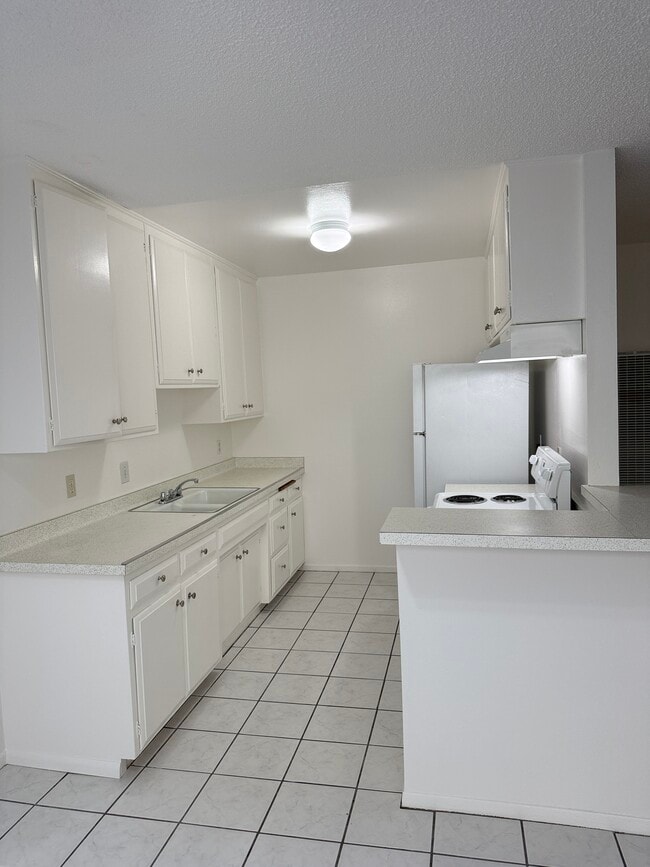 Photo - 15411 S Western Ave Unidad A