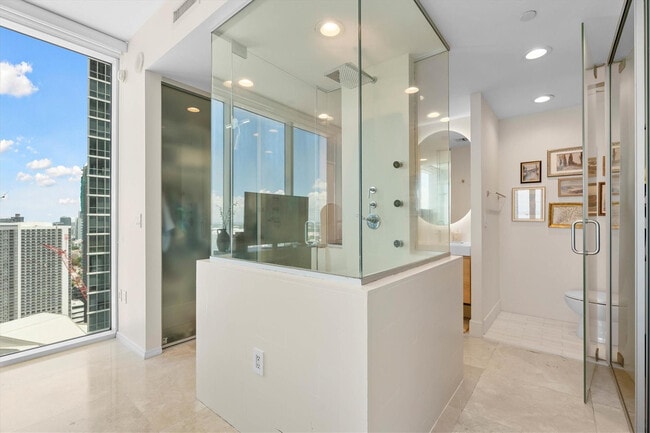 Photo - 1040 Biscayne Blvd Unidad 3906