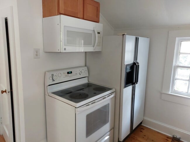 Photo - 172 Union St N