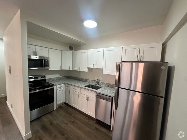Building Photo - 1560 N Prospect Ave Rental