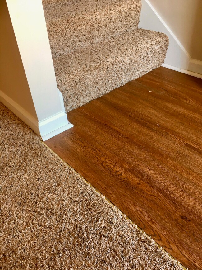 Photo - 1202 Goldridge Dr SW