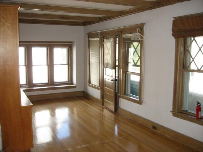 Photo - 30 Leonard St Unit 2