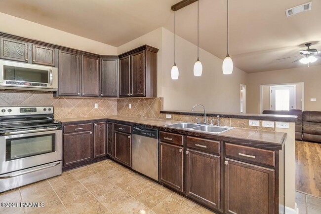 Photo - 107 Sabine Dr