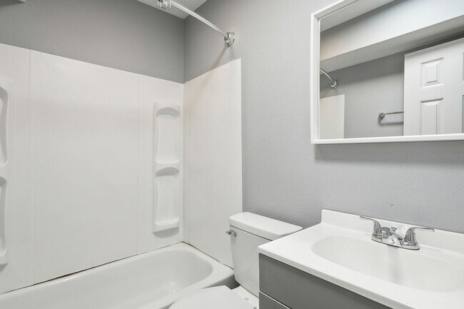 Photo - fjb1937 Unit 101