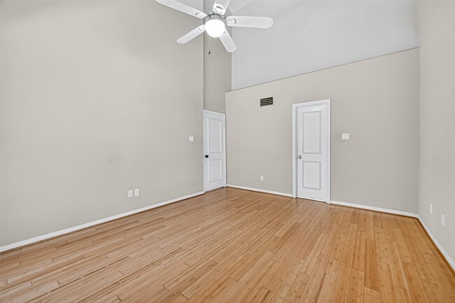 Photo - 1535 Beaconshire Rd