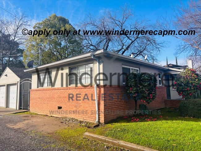 Photo - Unbeatable location! ! East Sac 2 bedroom 1 bath Duplex!!