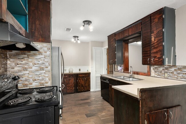 Photo - 2021 14th Ave N