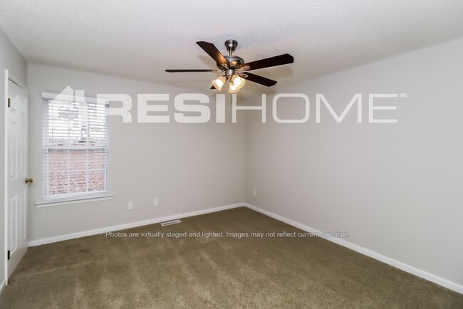 Photo - 239 Periwinkle St