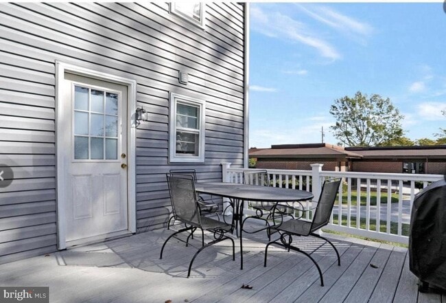 Photo - 316 W 9th St