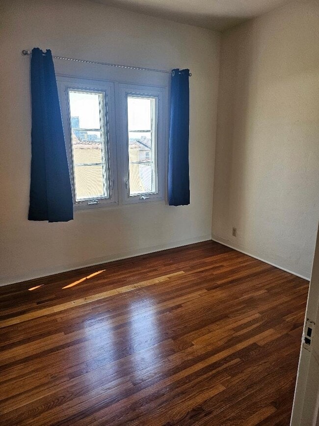 Photo - 417 W Kalmia St