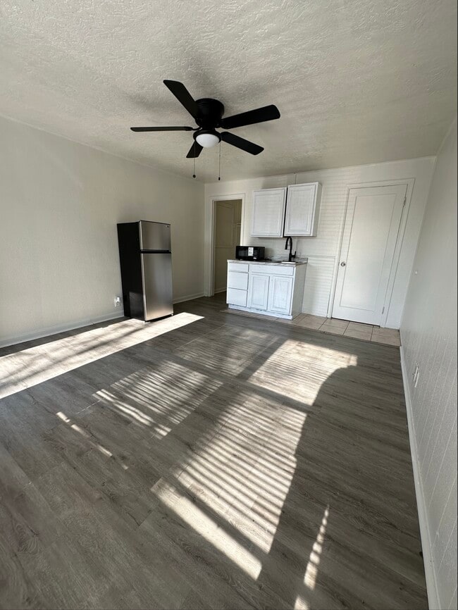 Photo - 150 S Main St Unidad 1-A