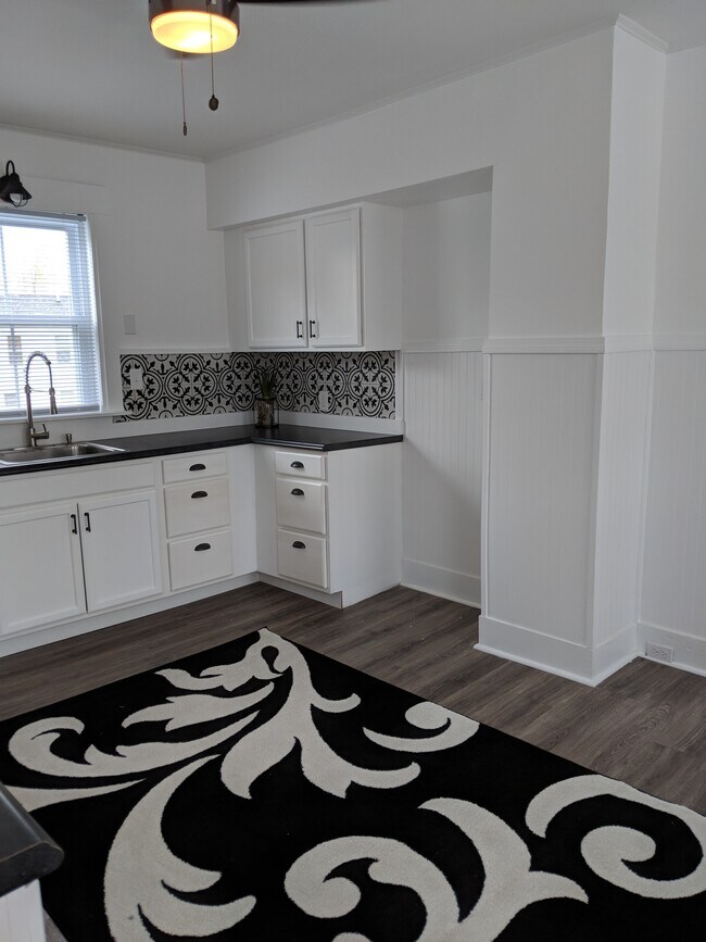 8 Pleasant St Unit 3