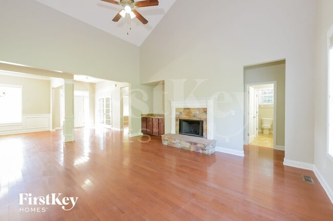 6231 Cove Creek Dr