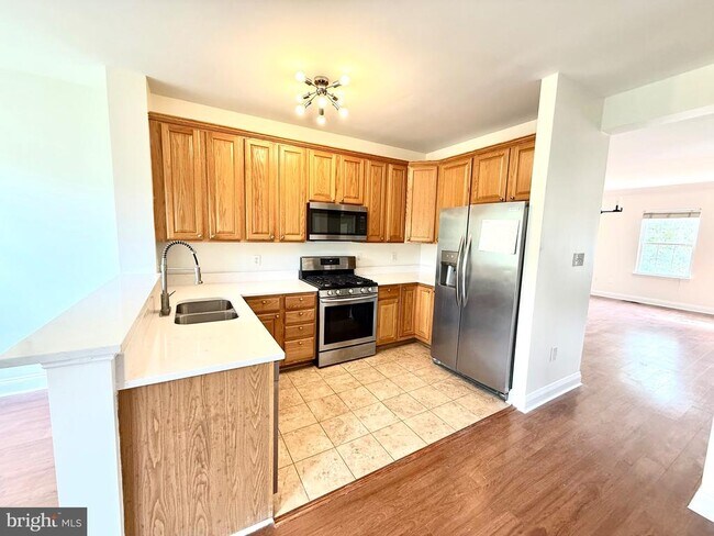 Photo - 2010 Capstone Cir