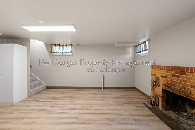 Photo - 1619 N Oak St Unit B