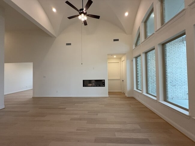 Photo - 2463 Bussey Dr