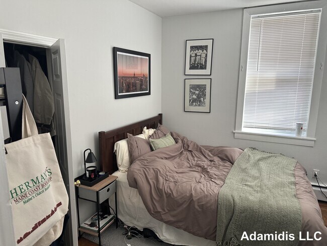 Photo - 722 E 6th St Unit 1R