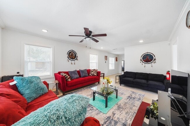 Photo - 8041 Howard Dr