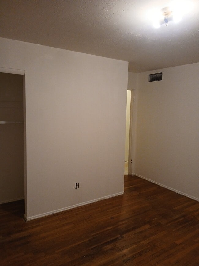 Photo - 1633 Garman Rd