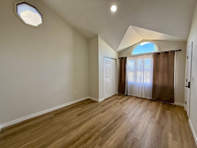 Photo - 411 Ruby Dr
