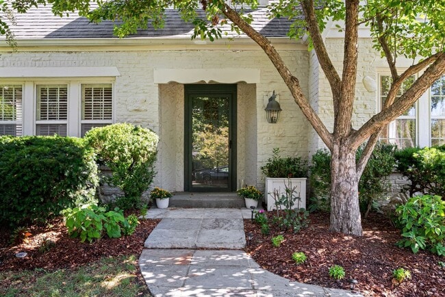 Photo - Luxury unfurnished 4BR/4.5BA Tudor in Belle Meade Links.