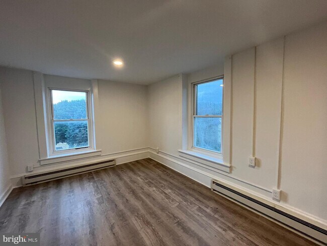 Photo - 305 Main St Apartment Unit K