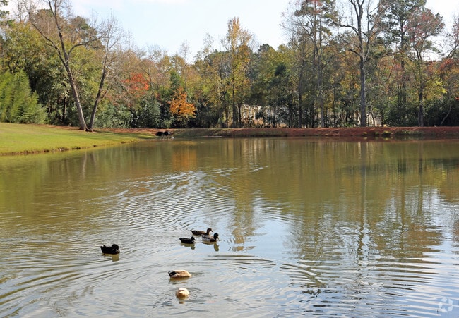 Parque Nacogdoches Lakeside, a una cuadra del complejo - North Star Apartments