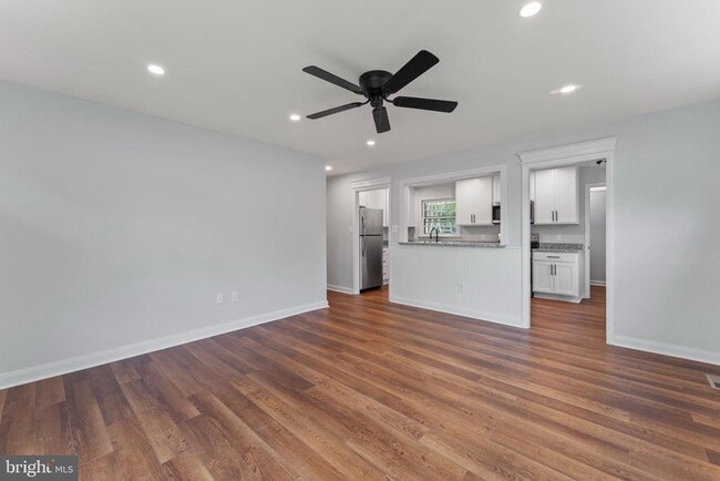 Photo - 405 Powell St