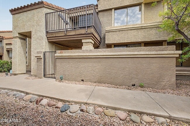 Photo - 1905 E University Dr
