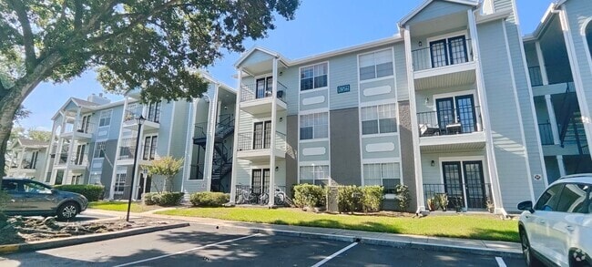 Building Photo - North Alafaya Trail Unit 2550 N Alafaya Trail #7106 Rental