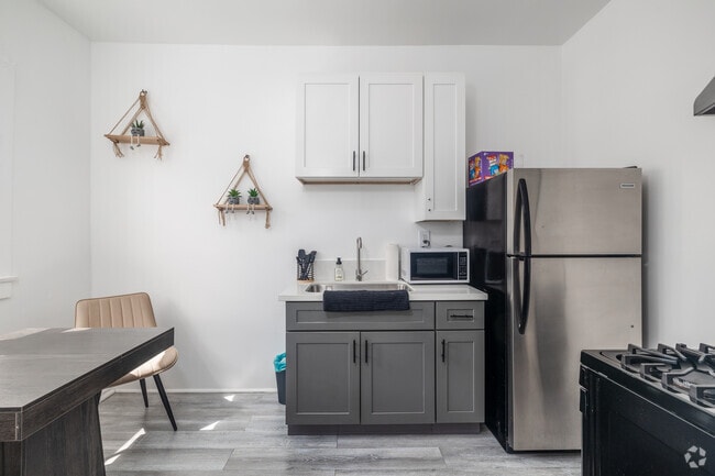 Studio - 575SF - Kitchen
